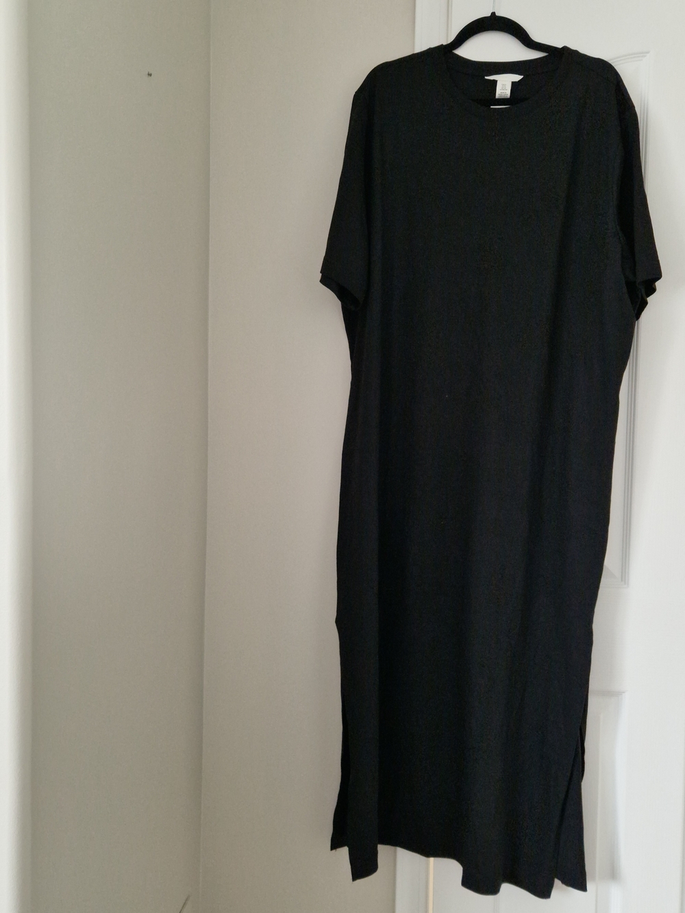 H&M Black Short-Sleeve Maxi Tee Dress